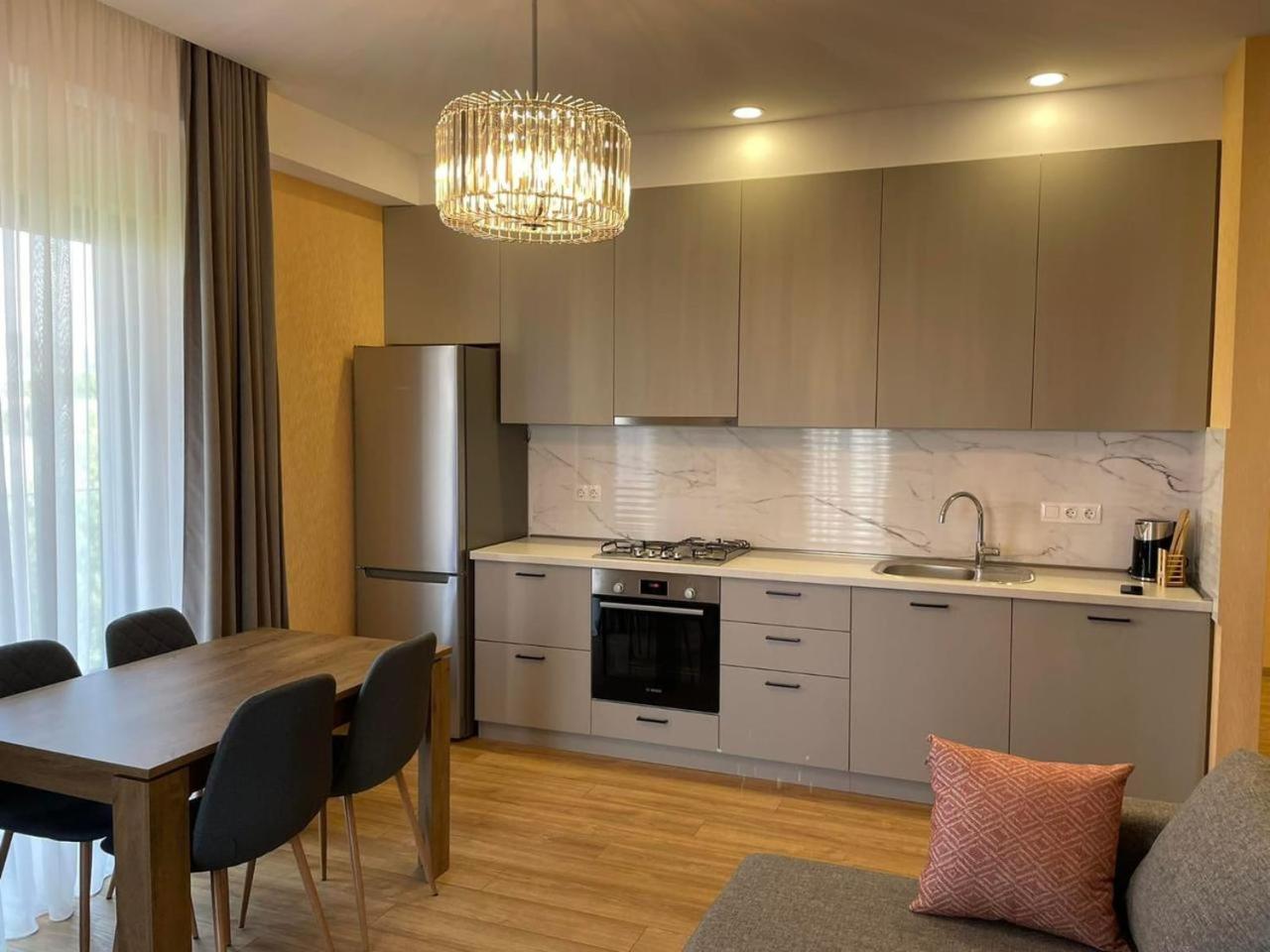 Tbilisi Hilton Apartment Экстерьер фото